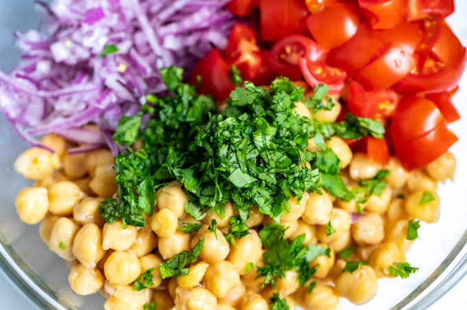 Best Ensalada de Garbanzos Near Me